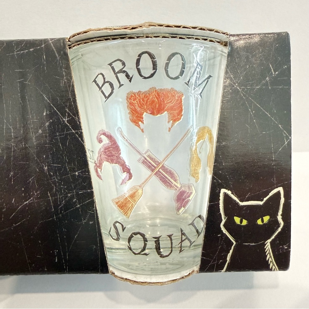 Spooky Disney Hocus Pocus Collectible Shot Glass Set - 6 Pack - Picture 3 of 8